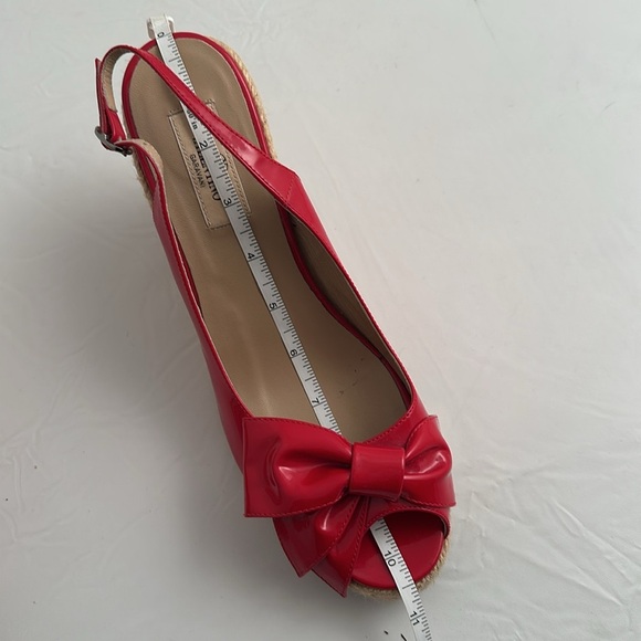 Valentino Garavani red patent leather bow wedge open toe espadrille sandals - Picture 8 of 11